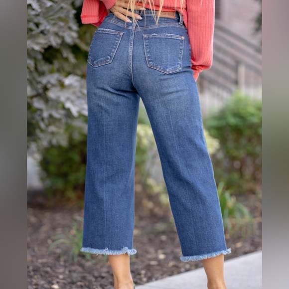 Judy Blue BUTTON FLY CROP WIDE LEG 
Jeans - Picture 8 of 9